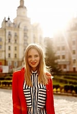 Ukrainian mail order bride Elena from Lugansk with blonde hair and hazel eye color - image 4