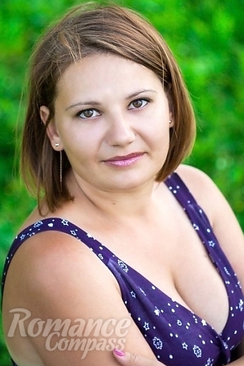 Ukrainian mail order bride Yulia from Mironovka with light brown hair and brown eye color - image 1