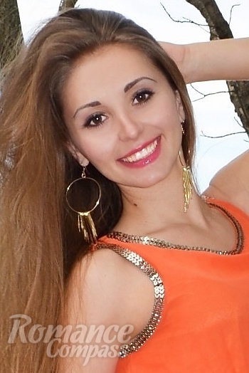 Ukrainian mail order bride Tatyana from Nikolaev with light brown hair and brown eye color - image 1