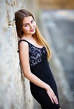 Ukrainian mail order bride Irada from Mykolaiv with light brown hair and green eye color - image 2