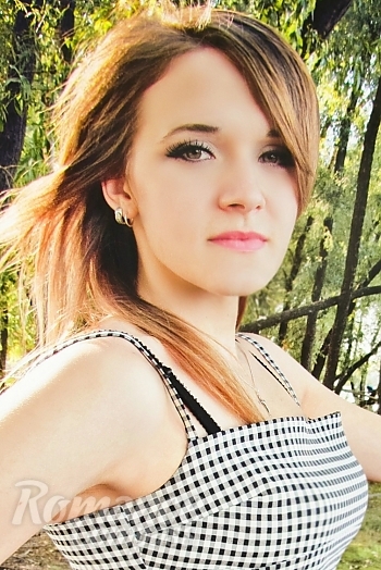 Ukrainian mail order bride Anna from Cherkassy with light brown hair and green eye color - image 1