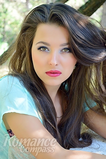 Ukrainian mail order bride Alla from Zaporozhye with brunette hair and brown eye color - image 1