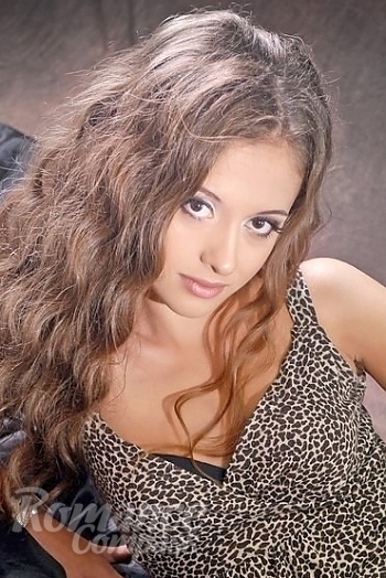 Ukrainian mail order bride Khristina from Lugansk with brunette hair and grey eye color - image 1