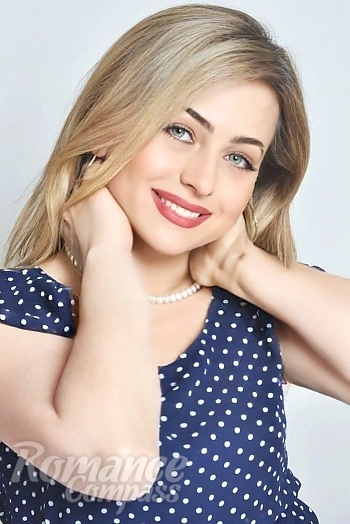 Ukrainian mail order bride Nataliya from Lugansk with blonde hair and green eye color - image 1