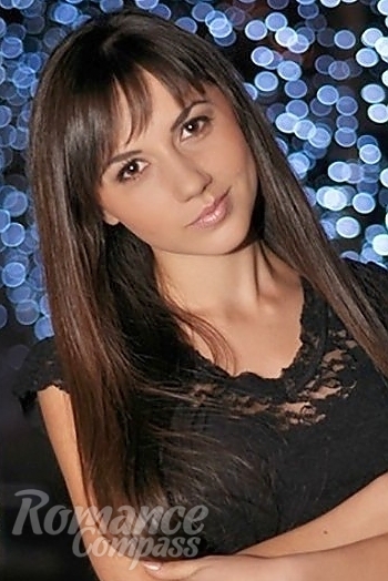 Ukrainian mail order bride Evgeniya from Lugansk with brunette hair and brown eye color - image 1