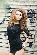 Ukrainian mail order bride Maryana from Uzhgorod with light brown hair and green eye color - image 4
