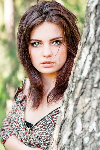 Ukrainian mail order bride Julia from Cherkassy with brunette hair and grey eye color - image 1