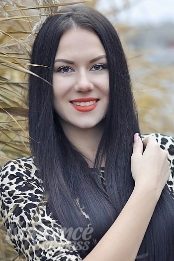 Ukrainian mail order bride Viktoriya from Nikolaev with brunette hair and blue eye color - image 1