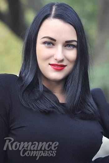 Ukrainian mail order bride Maria from Nikolaev with black hair and blue eye color - image 1
