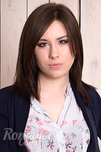 Ukrainian mail order bride Anna from Harkov with brunette hair and brown eye color - image 1
