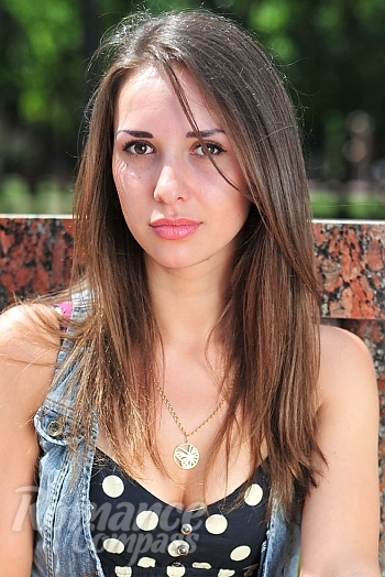 Ukrainian mail order bride Juliya from Kharkov with light brown hair and black eye color - image 1