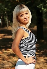 Ukrainian mail order bride Tatiana from Kherson with blonde hair and green eye color - image 2