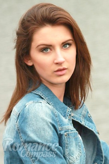 Ukrainian mail order bride Karinochka from Krivoj Rog with light brown hair and blue eye color - image 1