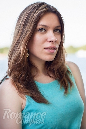 Ukrainian mail order bride Lesya from Kiev with light brown hair and hazel eye color - image 1