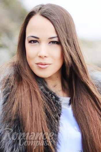 Ukrainian mail order bride Valeria from Nikolaev with brunette hair and brown eye color - image 1