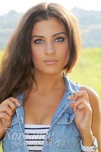 Ukrainian mail order bride Natalia from Nikolaev with brunette hair and grey eye color - image 1