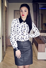 Ukrainian mail order bride Victoria from Lugansk with black hair and brown eye color - image 3