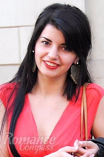 Ukrainian mail order bride Oksana from Cherkassy with brunette hair and brown eye color - image 1