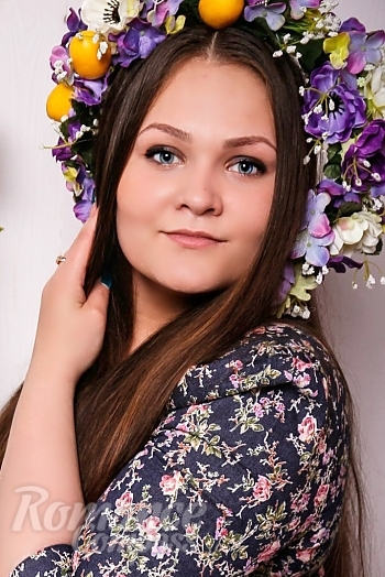 Ukrainian mail order bride Viktoriya from Dnipro with brunette hair and blue eye color - image 1