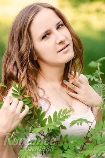 Ukrainian mail order bride Yuliya from Cherkassy with light brown hair and green eye color - image 1