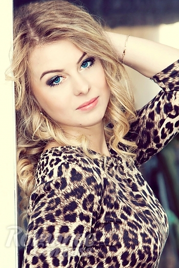 Ukrainian mail order bride Valeria from Kiev with blonde hair and blue eye color - image 1