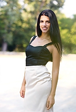 Ukrainian mail order bride Tatiana from Rubizhne with black hair and brown eye color - image 3