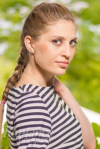 Ukrainian mail order bride Marina from Nikolaev with light brown hair and brown eye color - image 1
