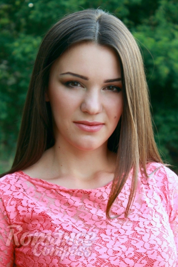 Ukrainian mail order bride Maria from Nikolaev with brunette hair and brown eye color - image 1