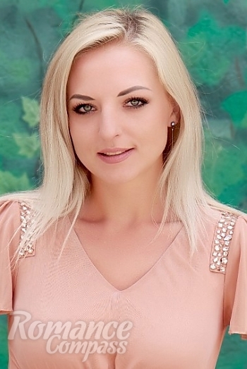 Ukrainian mail order bride Anna from Kharkiv with blonde hair and green eye color - image 1