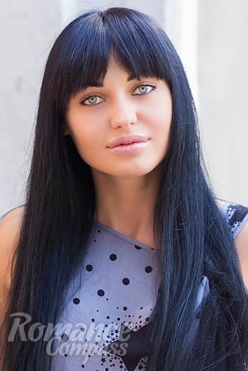 Ukrainian mail order bride Elena from Nikolaev with black hair and blue eye color - image 1