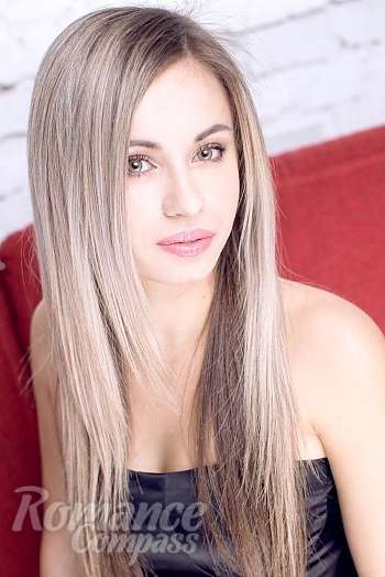 Ukrainian mail order bride Maria from Zaporozhye with blonde hair and grey eye color - image 1