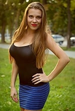 Ukrainian mail order bride Victoria from Kropyvnytskyi with light brown hair and green eye color - image 5