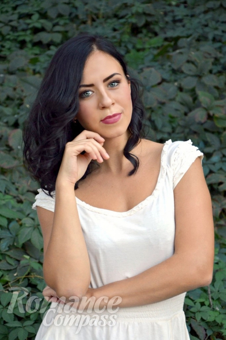 Date Ukraine Single Girl Anastasiya Green Eyes Black Hair 29 Years 