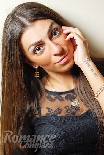 Ukrainian mail order bride Tatyana from Kharkov with brunette hair and brown eye color - image 1