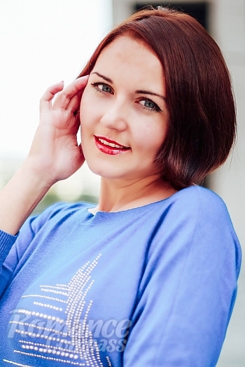 Ukrainian mail order bride Elena from Dnipro with auburn hair and grey eye color - image 1
