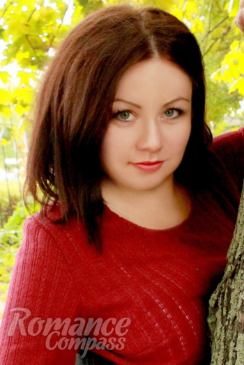 Ukrainian mail order bride Anna from Nikolaev with brunette hair and grey eye color - image 1
