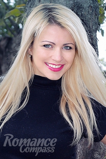 Ukrainian mail order bride Irina from Chuguev with blonde hair and grey eye color - image 1