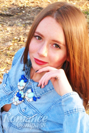 Ukrainian mail order bride Tatiana from Kiev with light brown hair and brown eye color - image 1