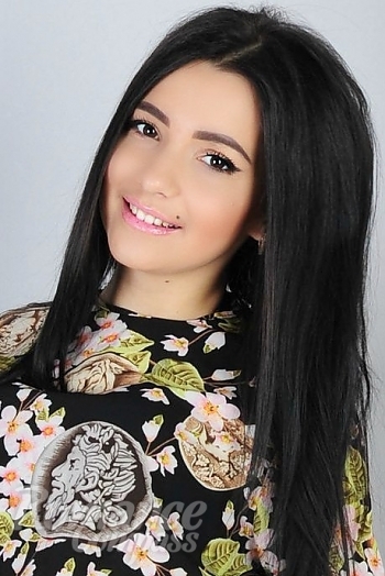 Ukrainian mail order bride Anastasiya from Kharkov with black hair and brown eye color - image 1