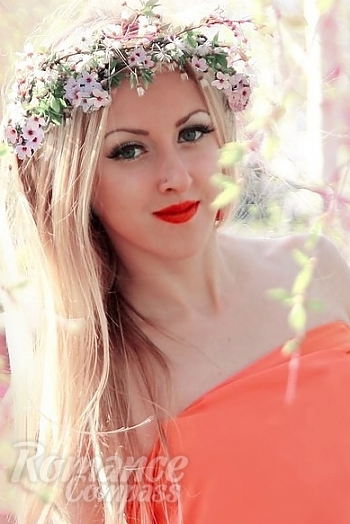 Ukrainian mail order bride Irina from nikolaev with blonde hair and green eye color - image 1