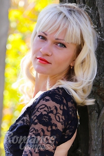 Ukrainian mail order bride Marina from Kropyvnytskyi with blonde hair and green eye color - image 1