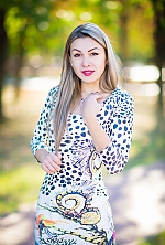 Ukrainian mail order bride Elena from Lugansk with light brown hair and hazel eye color - image 5