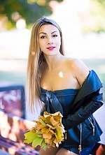 Ukrainian mail order bride Elena from Lugansk with light brown hair and hazel eye color - image 6