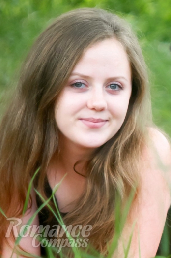 Ukrainian mail order bride Inna from Chernihiv with brunette hair and green eye color - image 1