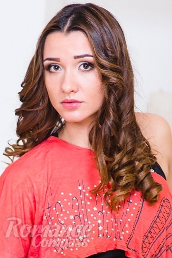 Ukrainian mail order bride Olesia from Kremenchug with brunette hair and brown eye color - image 1