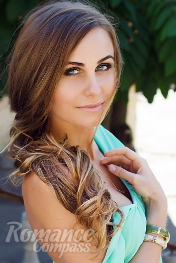Ukrainian mail order bride Elena from Kiev with light brown hair and grey eye color - image 1