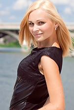 Ukrainian mail order bride Oksana from Vinnitsa with blonde hair and green eye color - image 2
