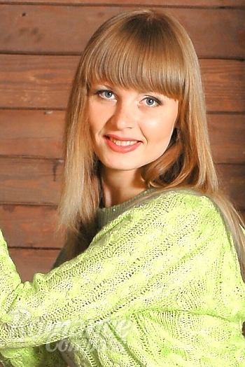 Ukrainian mail order bride Elena from Zaporozhye with light brown hair and blue eye color - image 1