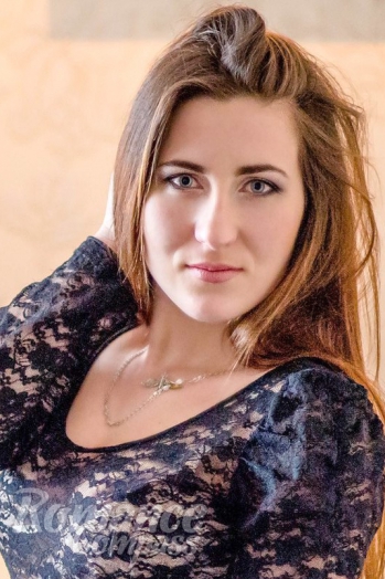Ukrainian mail order bride Inna from Voznesensk with light brown hair and blue eye color - image 1