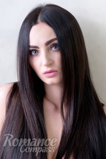 Ukrainian mail order bride Anna from Kharkiv with brunette hair and green eye color - image 1